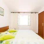 Prázdninový dům Jasenka - Duplex One Bedroom With Terrace And Side Sea View