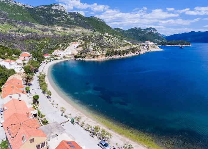 Jasenka - Duplex One Bedroom With Terrace And Side Sea View * Trstenik